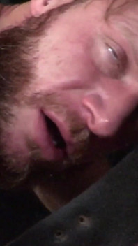 Drew colgado