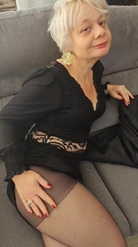 MILF zralá en collant et culotte Ouverte Ce Fait baiser la chatte et le cul et recois une bonne výstřik na obličej
