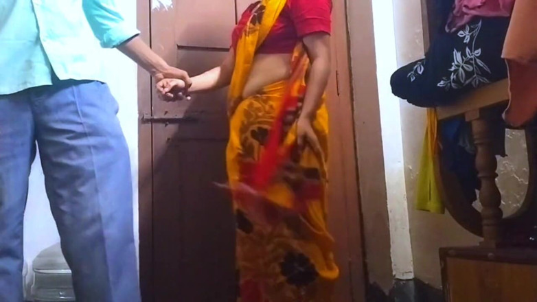 Fantacy cutting: Indian Real Neighbor Bhabhi Secretly Fucked by the Neighbor