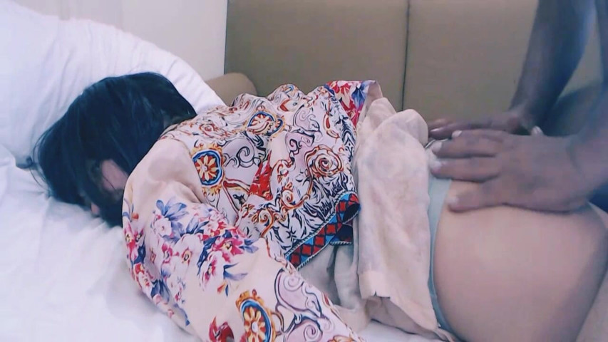 Stunning Hot Beauty (Bolly Karma) Stunning Hot Beauty (Bolly Karma)