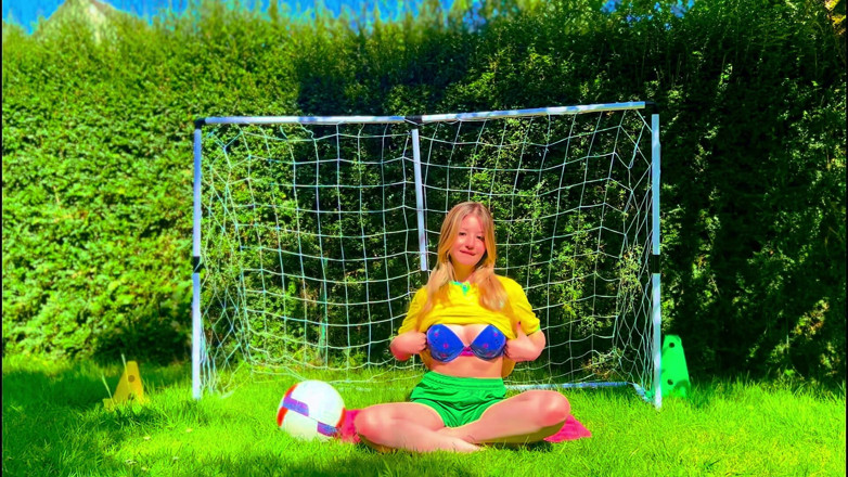 Stellafatale: Brazilská fotbalová dívka Dres škádlí k orgasmu spodního prádla
