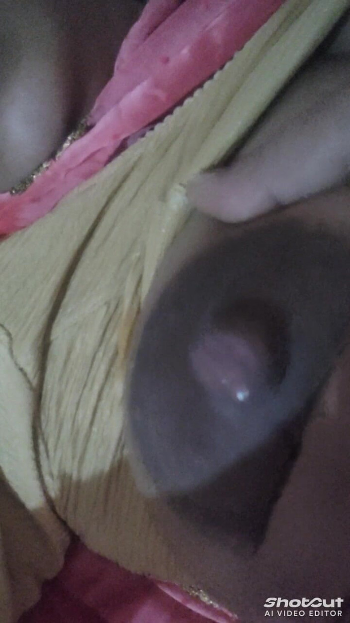 Dr_doom21: Le tette lattiginose di bhabhi ji, tette succose, tette da...