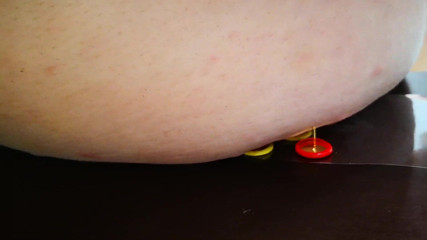 Bouncy Tits Action: Tits and thumbtacks