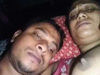 Bengoli couple: Indische bengalische stiefmutter verführt ihren stiefsohn, während niemand zu hause...