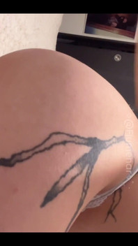 836086303060684801.mp4