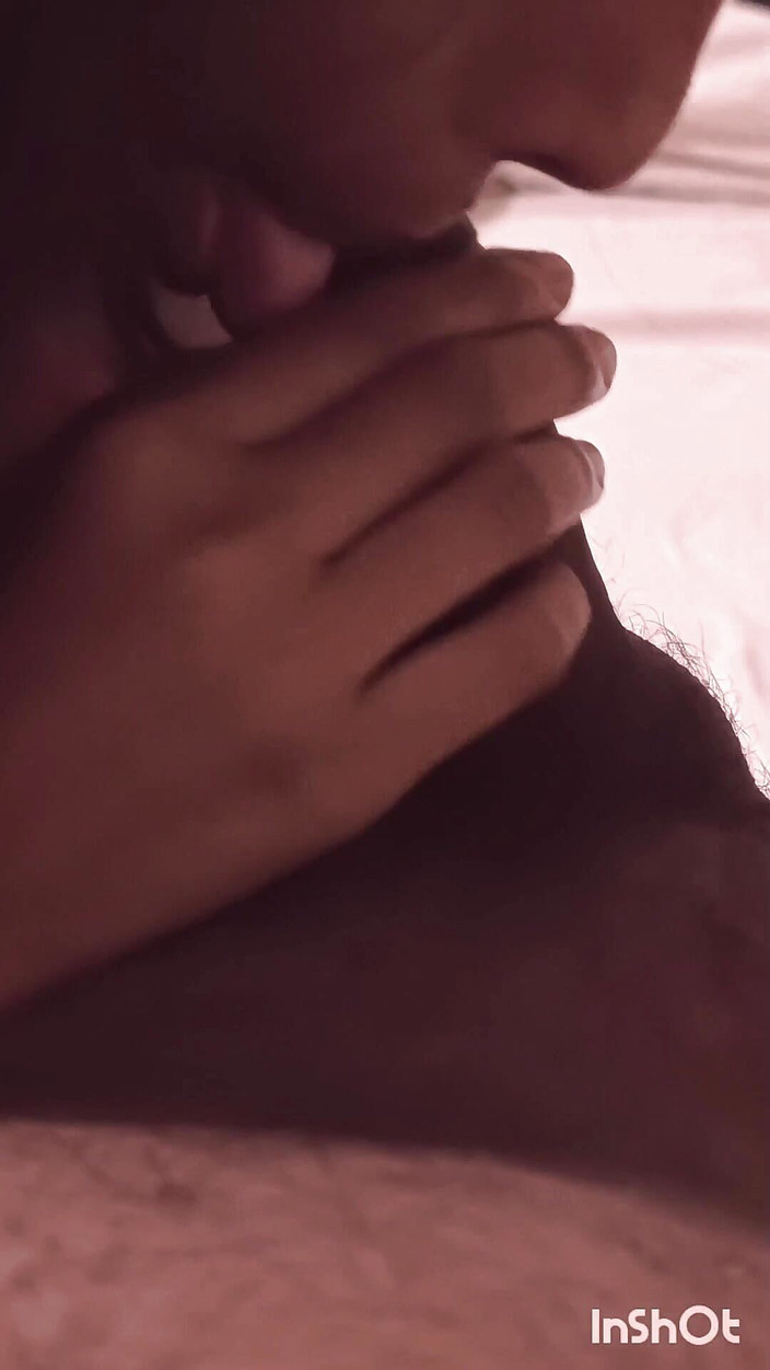 Riya0690: 私のベベとのOyoの朝のホットフェラチオ