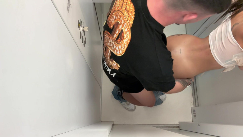 Rossa Vaxx: A gente transa no elevador e um vizinho nos pega