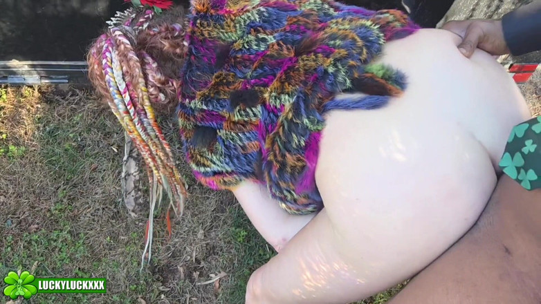Lucky Luck XXX: Szczęśliwa dziewczyna Anastasia - Pikantna Ukraińska zostaje zerżnięta na parkingu