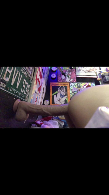 Nordic Roots & Teabeanie Scott: 애널 벌리고 대물 섹스