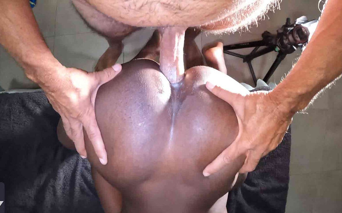 Bam-bulax: Âm hộ trinh nữ tuổi teen với màng trinh bị...