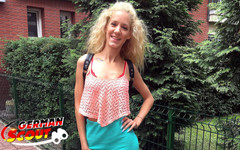 German Scout: ドイツのスカウト-スキニーティーンモニークのための最初のアナルセックス