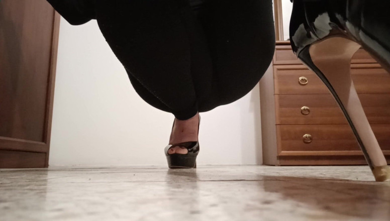 Bergami Melissa: Giantess: I Crush You Filty Worm - (anglická verze)