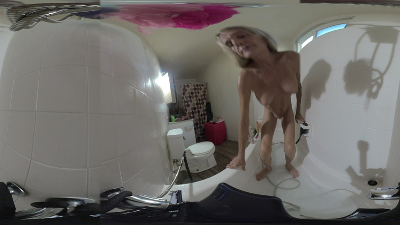 Lizzy Yum: Lizzy Yum VR november 2025 post op shemale masturberen