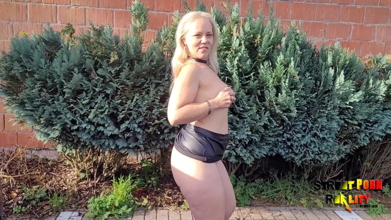 Street porn reality: Mijando , pausa 03