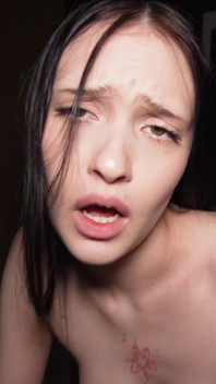 Miała 18 Lat, Kiedy była Modelką Porno. Próbowała Mnie Jeździć, W Pozycji Cowgirl, Ostro I Szybko Ją Pieprzyłem.