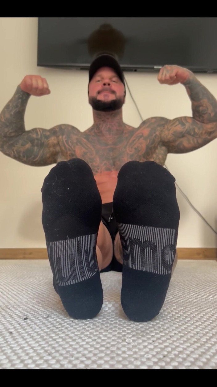 Jasons feet: Хтось купив мені lululemon, як ви думаєте? Гарна підтягнута?