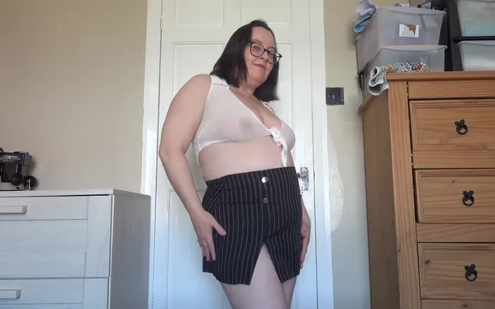 Littlevixen: Sexy Secretary Strip