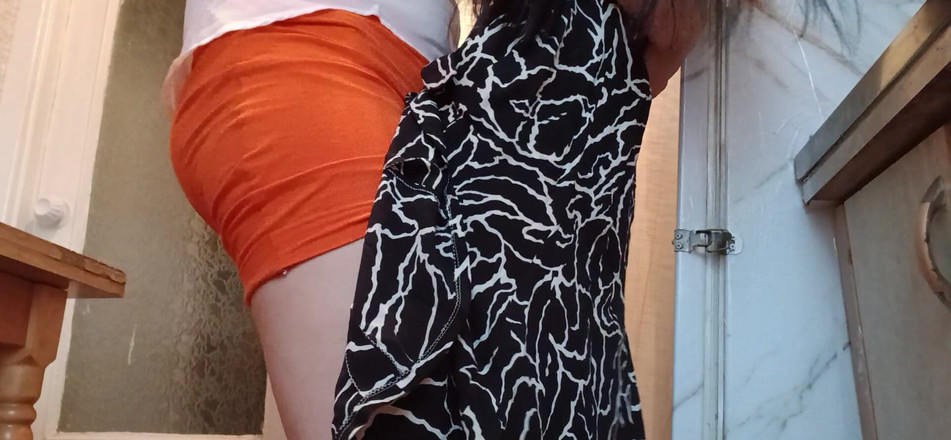 Lesbian-candys: Am fost futută rapid de șefa mea dominatoare matură sexy în bucătăria...