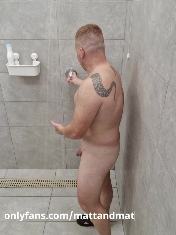Matt_AP: Ginger se ducha en el gimnasio parte 2