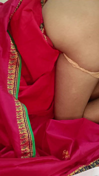 Profesoară indiană de sex - Mem apucă pula studentului în timp ce găsește o țigară și este futută