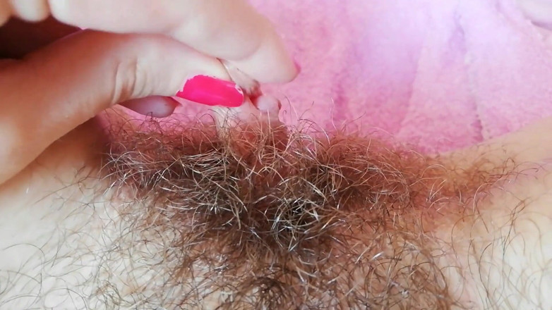 Cuteblonde666: Большой клитор и подтягивание капюшона крупным планом