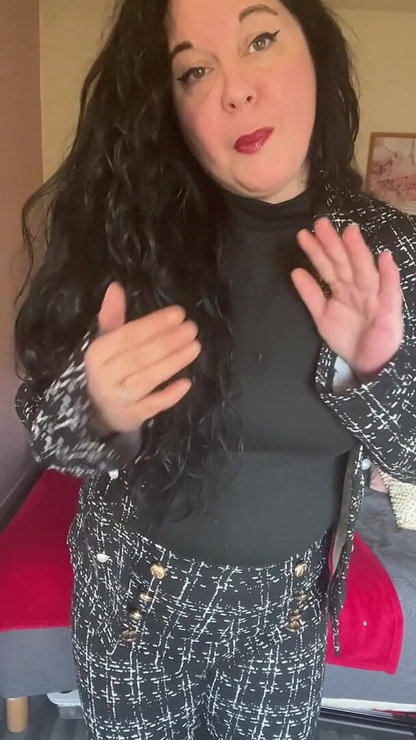 I Shame You with Elegance (Maitresse Clara)