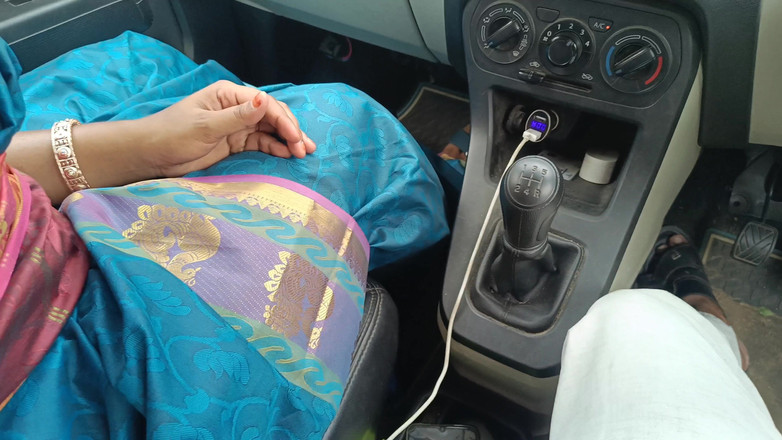 Magilmathi: Función al aire libre follando en coche con extraño