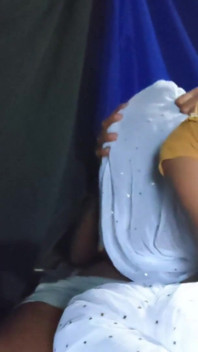 Am futut-o în timp ce stătea pe mine