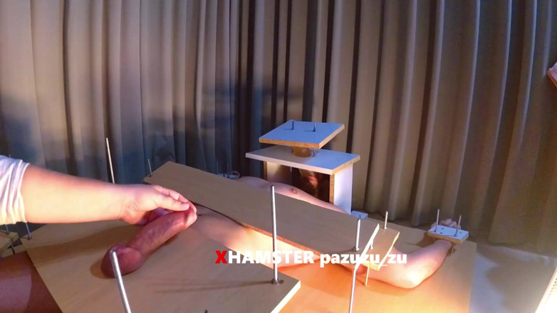 Pazuzu_zu: Лоскотання ніг + одягнені жінки, голі чоловіки, фемдом, тортури для яєць і члена, дрочка руками. Зруйнований оргазм + муки після оргазму