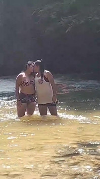 Sexy Couple Wants to Have Sex in the Jungle