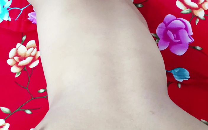 Riya_Moni077: Eu fodi minha empregada que ela estava trabalhando