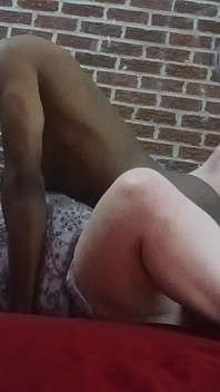 Baise profonde avec une grosse bite noire et une femme blanche