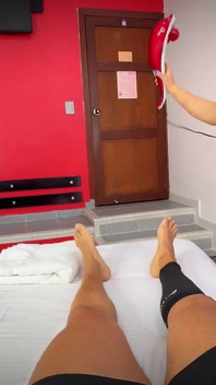Un Masaje Con Final Feliz. Una Masajista Sexual Tiene Relaciones Sexuales Con El Cliente