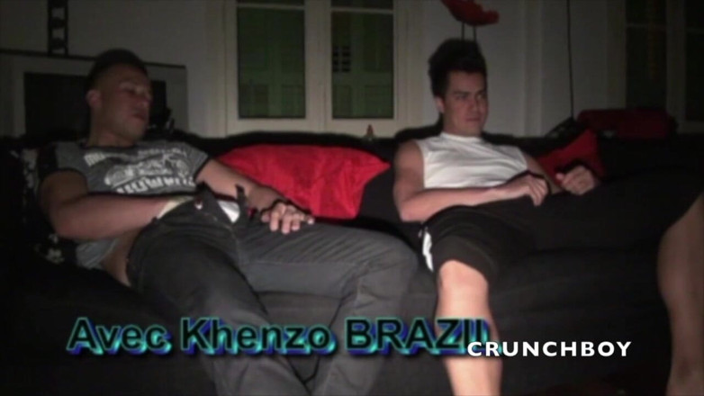 Crunch Boy: Brian zerżnięty przez 2 tops gangsterów