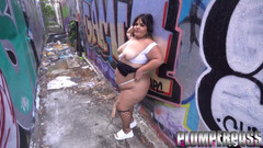 Plumper pass: Sexy Latina BBW Bent Over in Streets of Miami and...