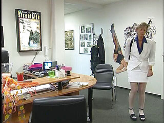 Xfucks: Blonde reife bekommt beim casting doggystyle