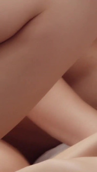 Přítelkyně Rebecca Volpetti a Jenny Doll se nemohou dočkat, až se podělí o jednoho velkého ptáka