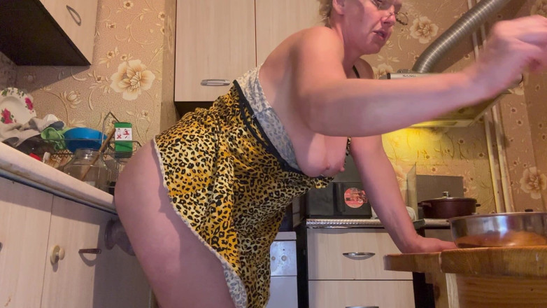 Putarankahotmilf: O kadar azgın ki mastürbasyon yapıyor