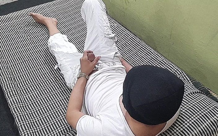 Gullnazkhan: Yenge azgın kayınbiraderi mastürbasyon yaparken yakalandı, net Hintçe ses