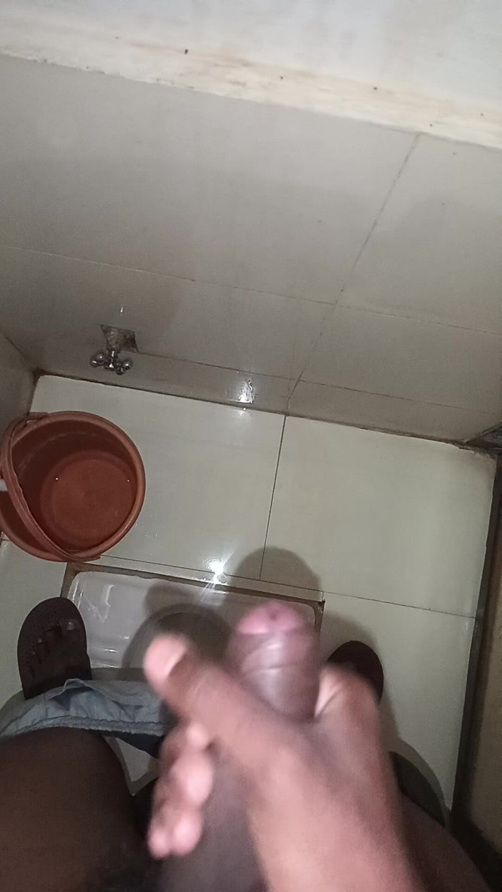 Aniketgod: Chico indio se masturba en el inodoro, masterbet en el...