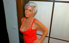 Melissa Deluxe: Hraji si s ocasem otroka, dokud nestříká