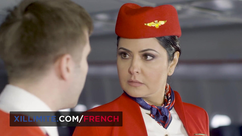 French girls at work: Un aliover bollente con l'equipaggio di cabina
