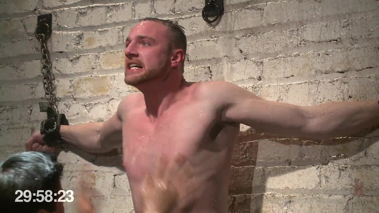 30 Minutes of Torment: Jimmy Bullet, le gros hétéro, pousse ses limites au maximum !