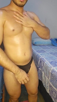 Ti mostri e ti diverti in videocamera.