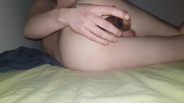 Asgartin: Asgartin lagi asik seks anal pakai dildo