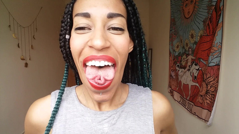 Golden lace: Mi boca y lengua gorda