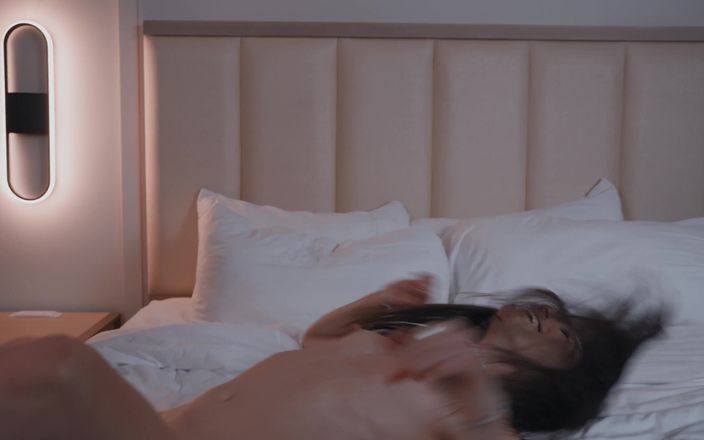 Christian Clay Official: Katrina Colt nadržená brunetka děvka dostane tvrdě ošukaný zadek velkým...