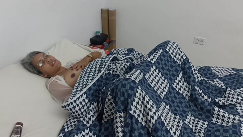 Swingersamateur40: 남편의 바람피는 것은 일상이 되었습니다. 너의 자지와 함께, 나는 그것을 더 즐긴다.