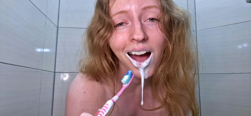 KissMyHips: Vůbec první fetiš video s kartáčkem na zuby