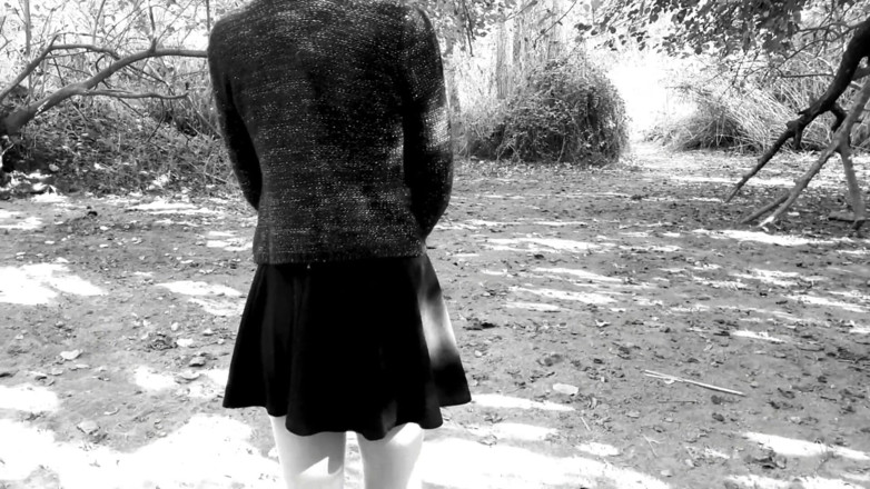Bdsmlovers91: Kinktober Day 27 - Exhibition Kink - Pipe seins nus ligotée et crochetée...